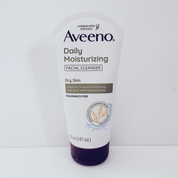 🔮3/$15 Aveeno Daily Moisturizing Facial Cleanser with Soothing Oat - Picture 1 of 8